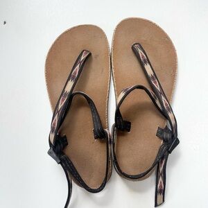 Earth Runners Tribal Pattern Sandals